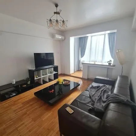 2 Bdrm Apt At Parliament Palace Bucarest Esterno foto