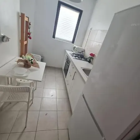 2 Bdrm Apt At Parliament Palace Bucarest Esterno foto