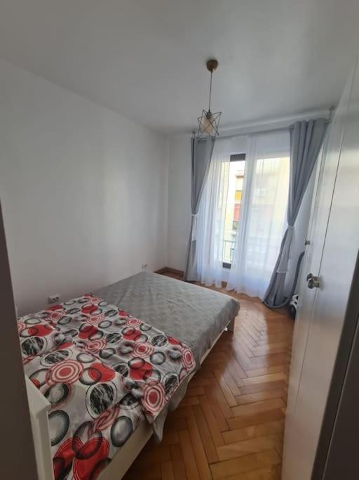 2 Bdrm At Parliament Palace Appartamento