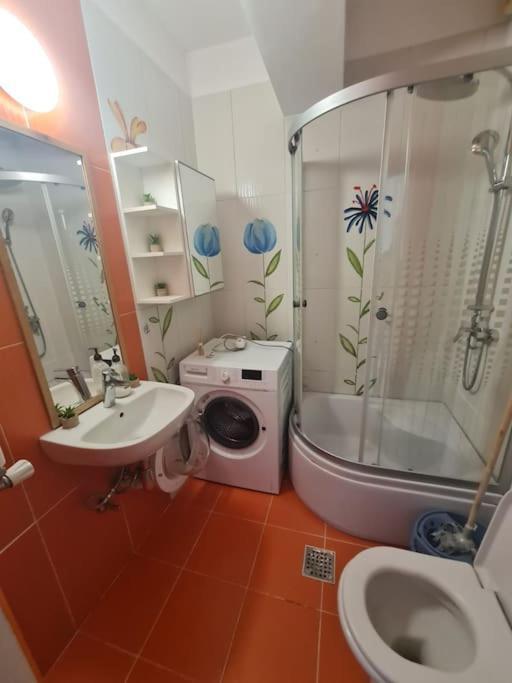 2 Bdrm At Parliament Palace Appartamento Bucarest